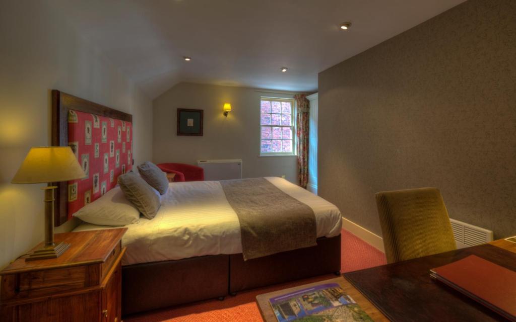 Dog & Partridge By Chef & Brewer Collection 3* Tutbury